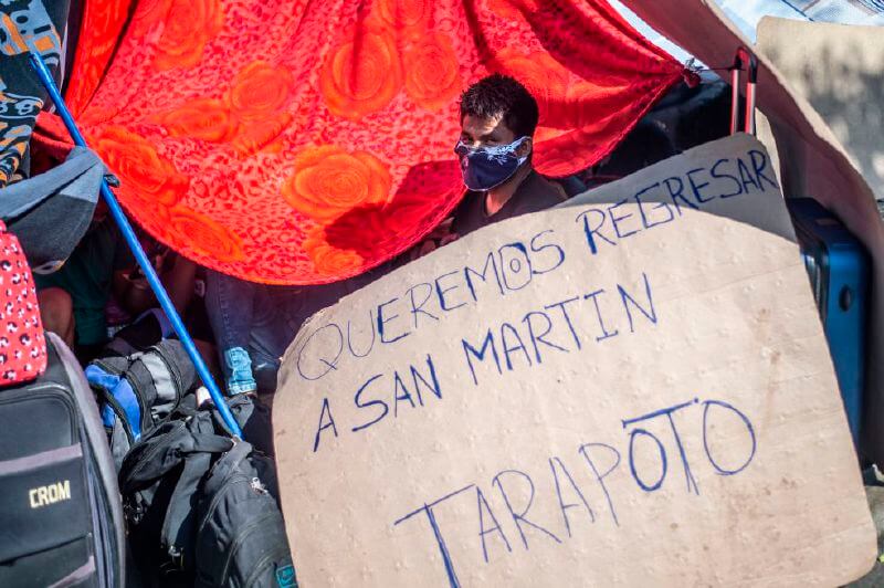 En Perú, el virus hace que miles huyan al campo