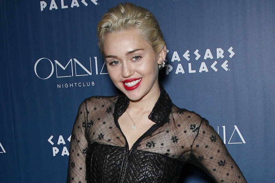 ‘Soy pansexual’: Miley Cyrus