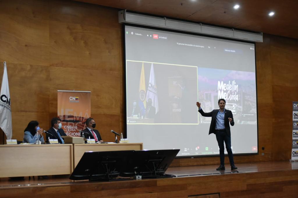 #DanielSeQueda, la contracampaña a la revocatoria del alcalde de Medellín