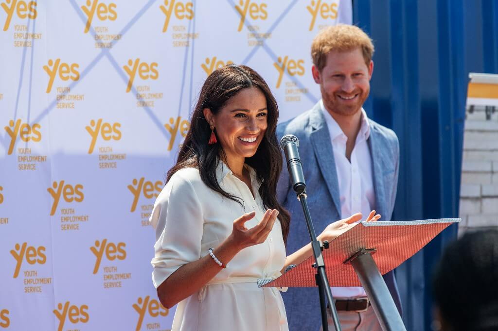 Príncipe Enrique y Meghan repartieron comida a enfermos en Los Ángeles