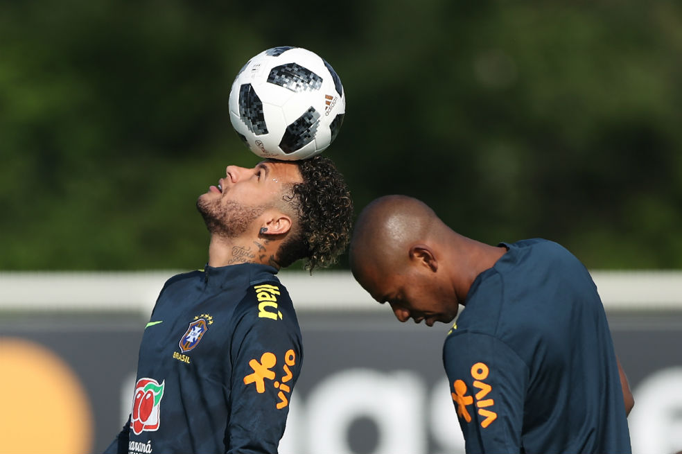 Neymar y Brasil se entrenan en Londres con la vista puesta en Rusia