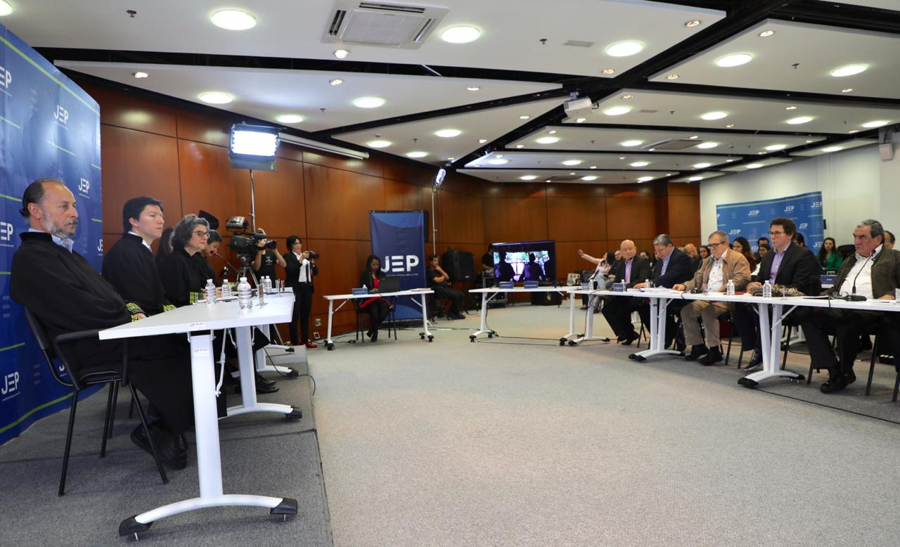 Miembros de la extinta Farc dan versión colectiva ante la JEP sobre secuestros
