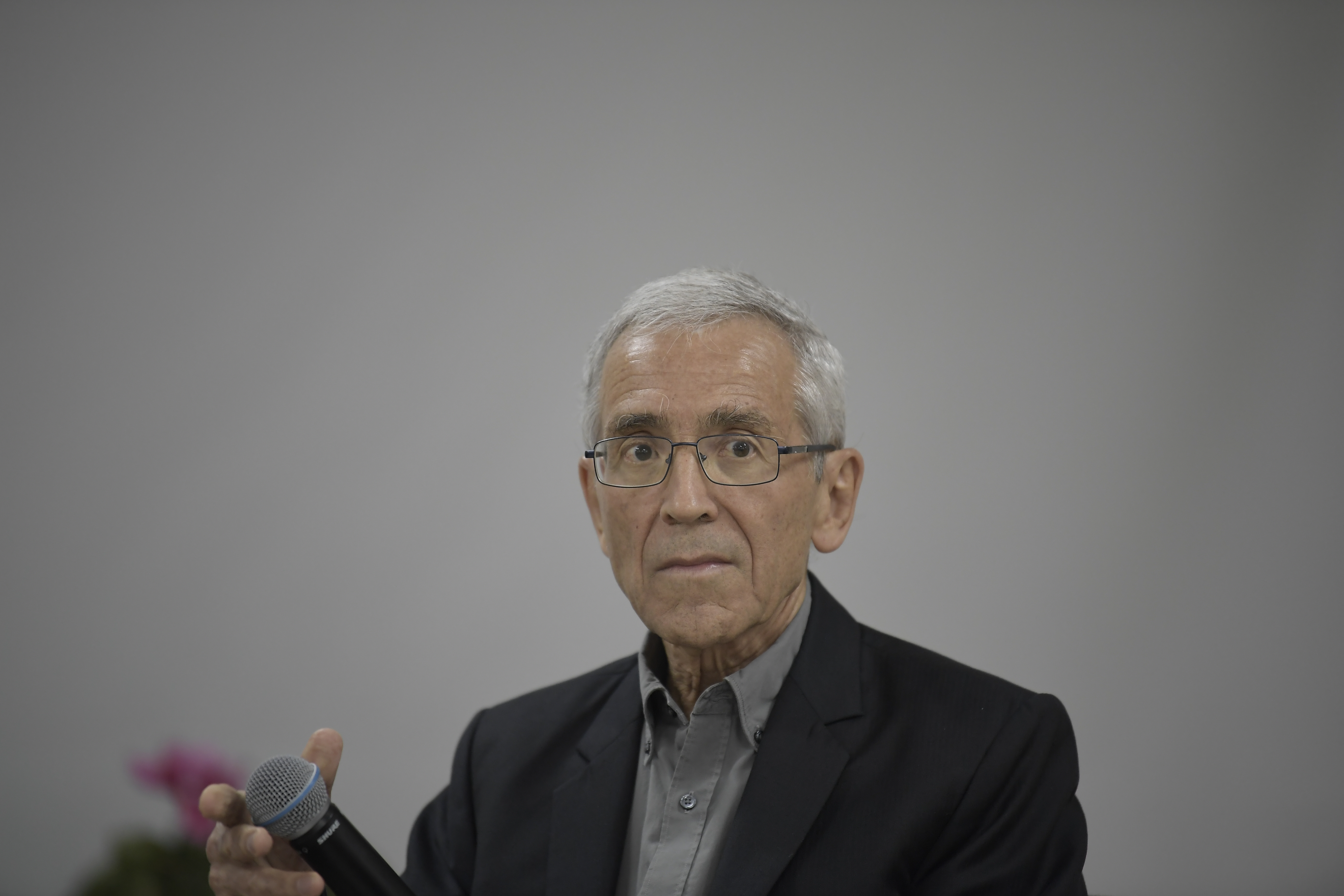 Petro defendió al padre Francisco de Roux tras señalamientos de presunta omisión