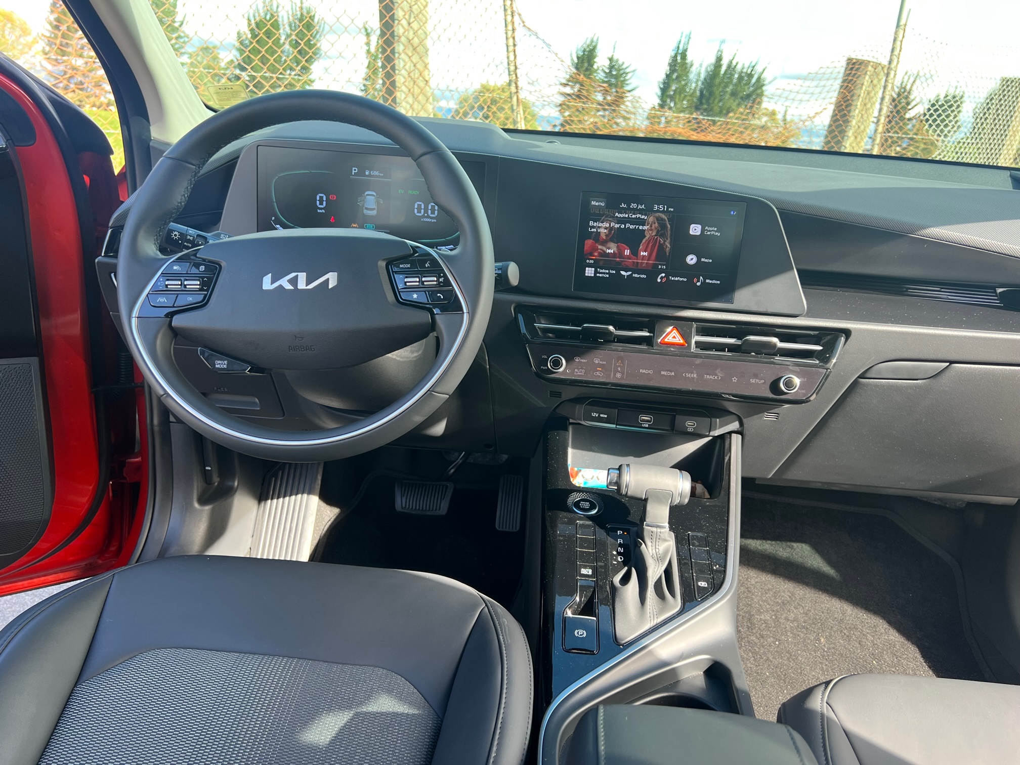 El sistema multimedia del nuevo Niro HEV incluye una pantalla táctil de 10.25”.