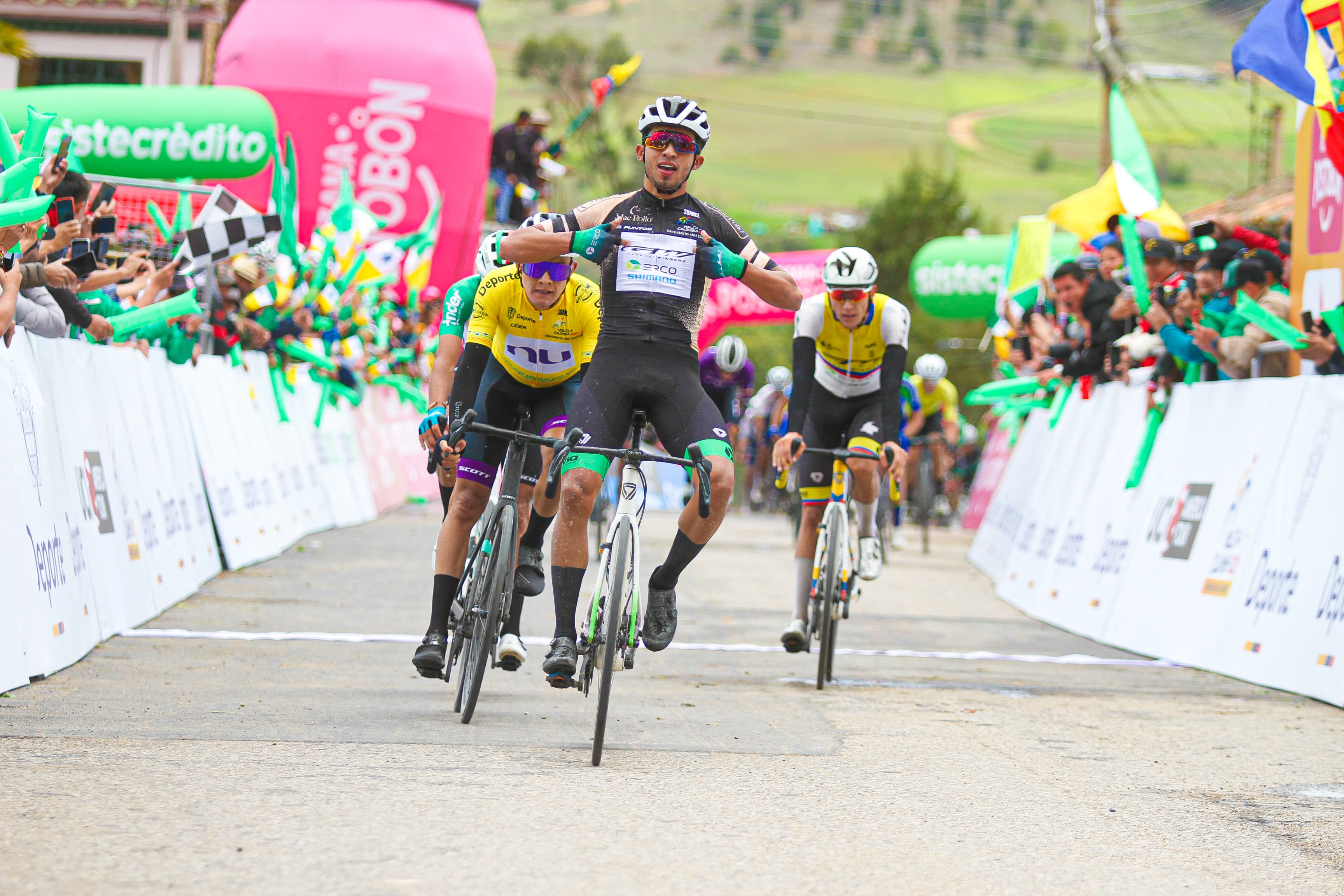 Adrian Bustamante se impuso en la primera etapa de la Vuelta a Colombia 2024