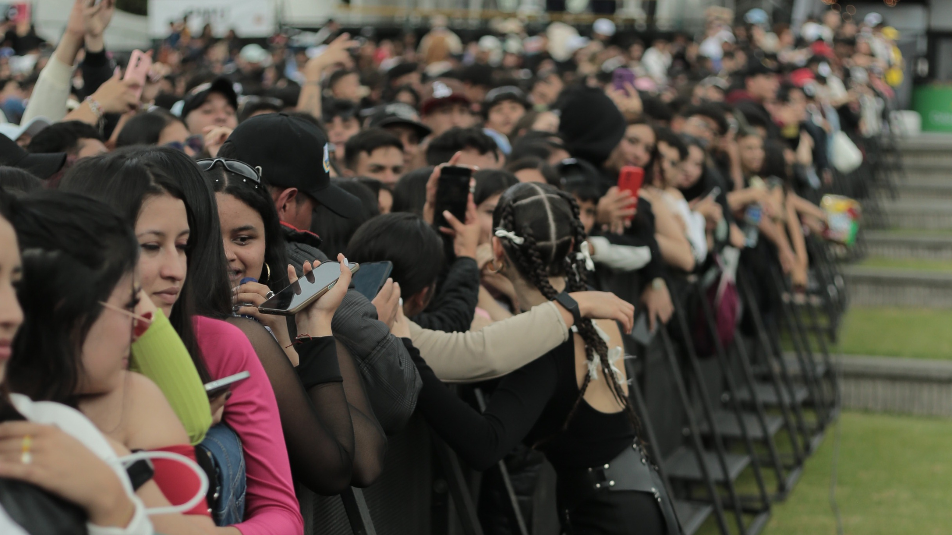 Aria Vega durante su presentación en el Megaland en el parque Simón Bolívar de Bogotá.