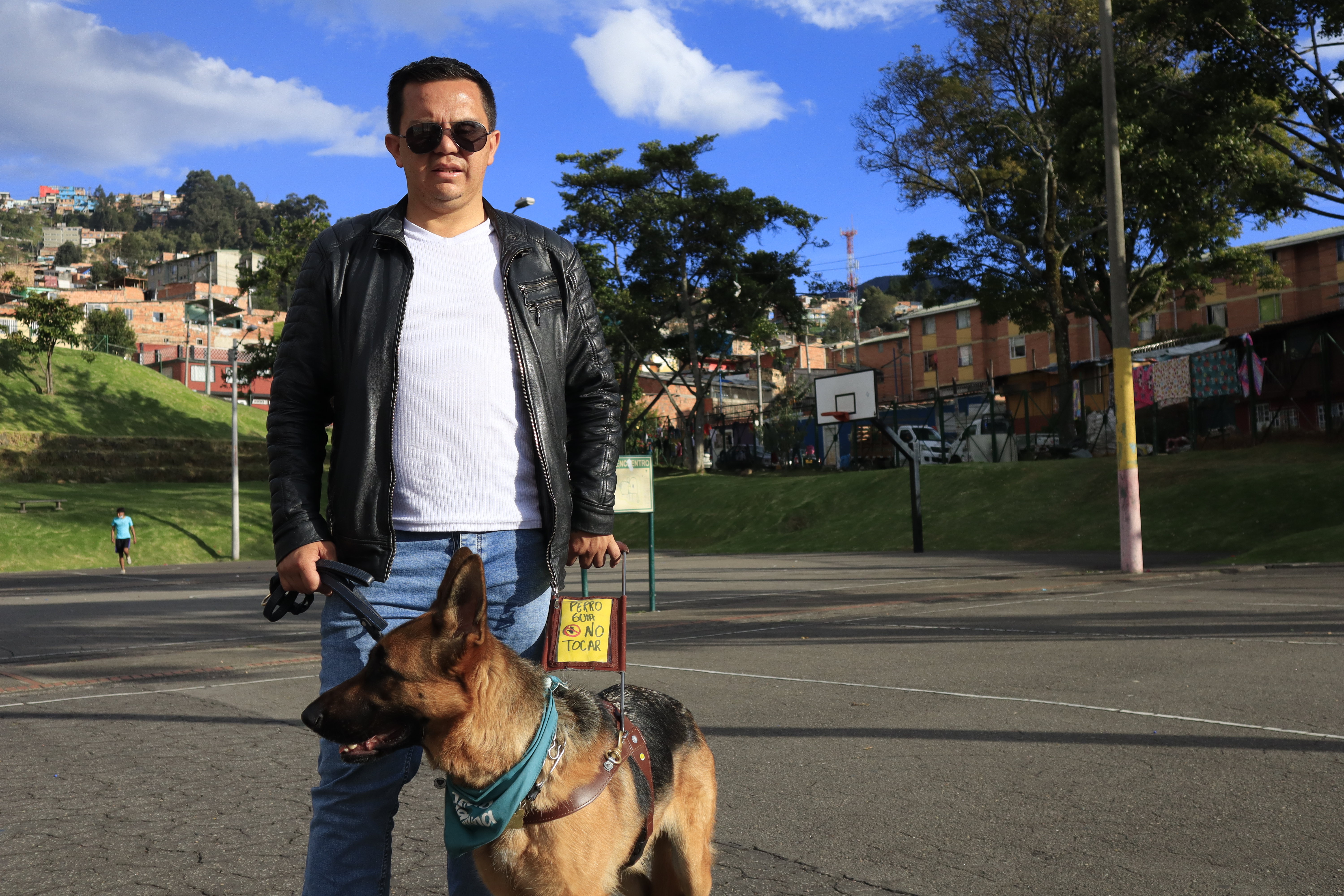 ¿Puedo adoptar a mi perro guía?