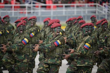 ¿Cómo son los drones iraníes ensamblados en Venezuela que exhibió Maduro?