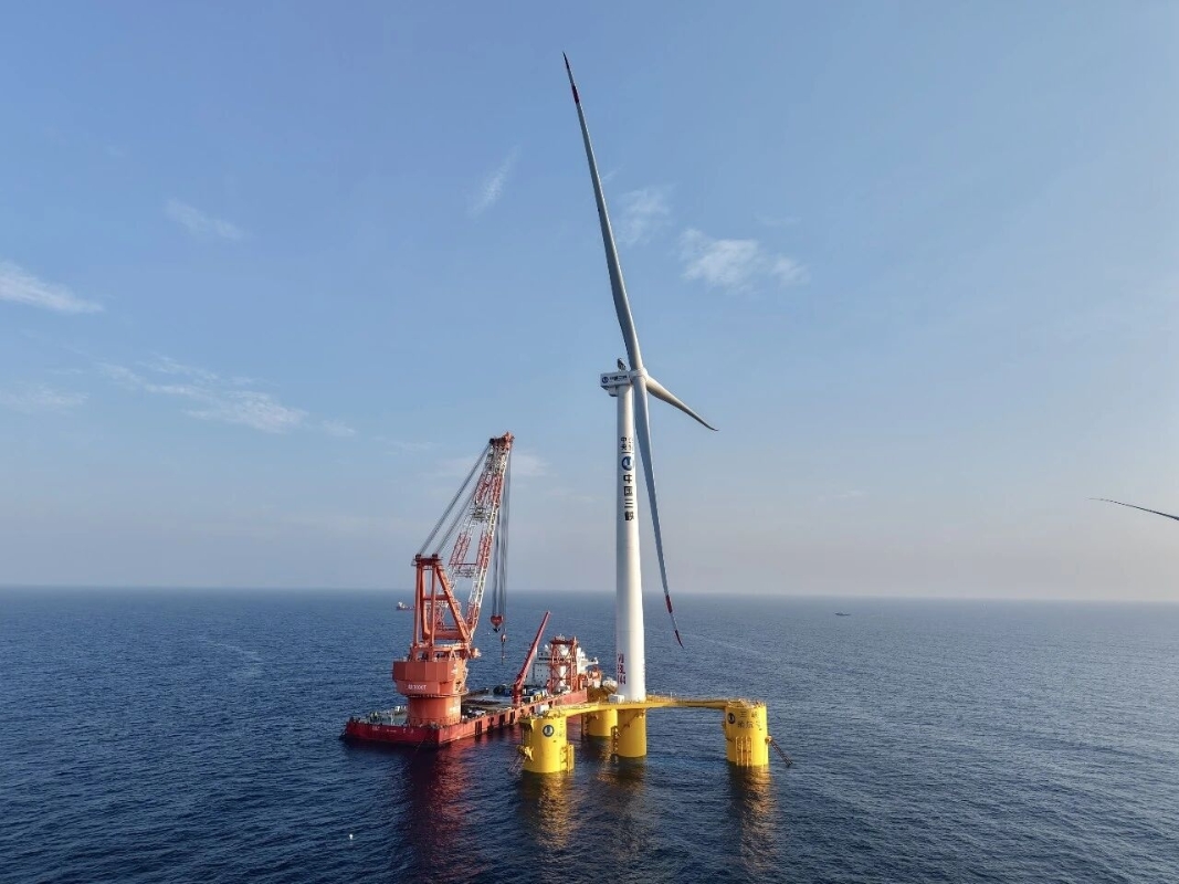 China instaló la turbina eólica flotante más grande del mundo: estas son sus características