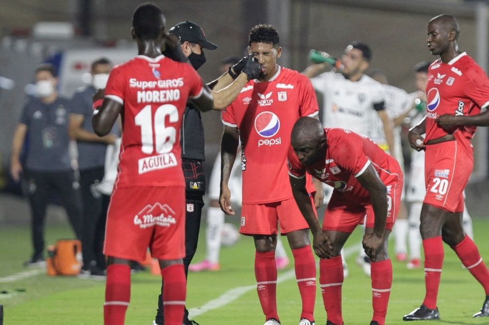 Mineiro eliminó a América en medio de protestas y gases lacrimógenos en Barranquilla