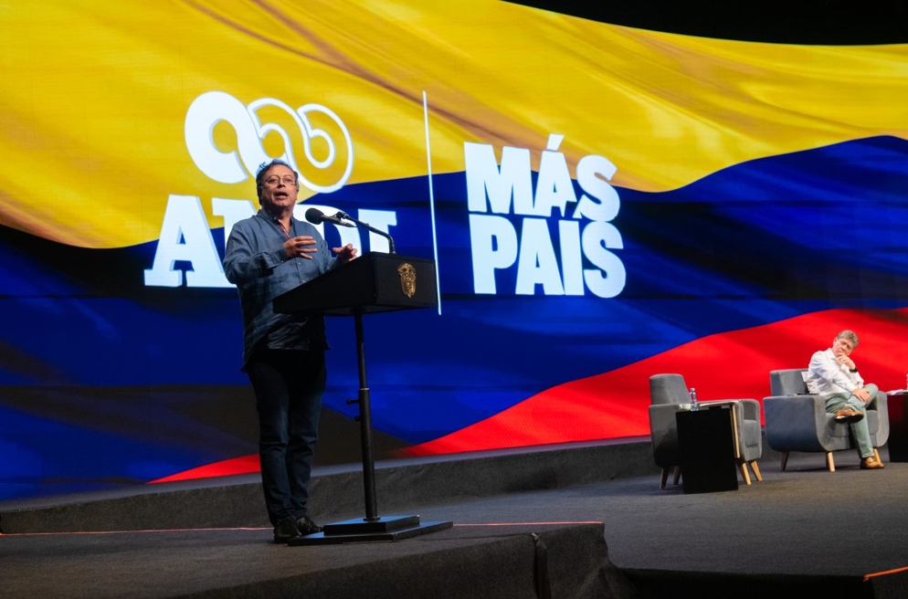Los mensajes que dejó Gustavo Petro en la reunión con los empresarios