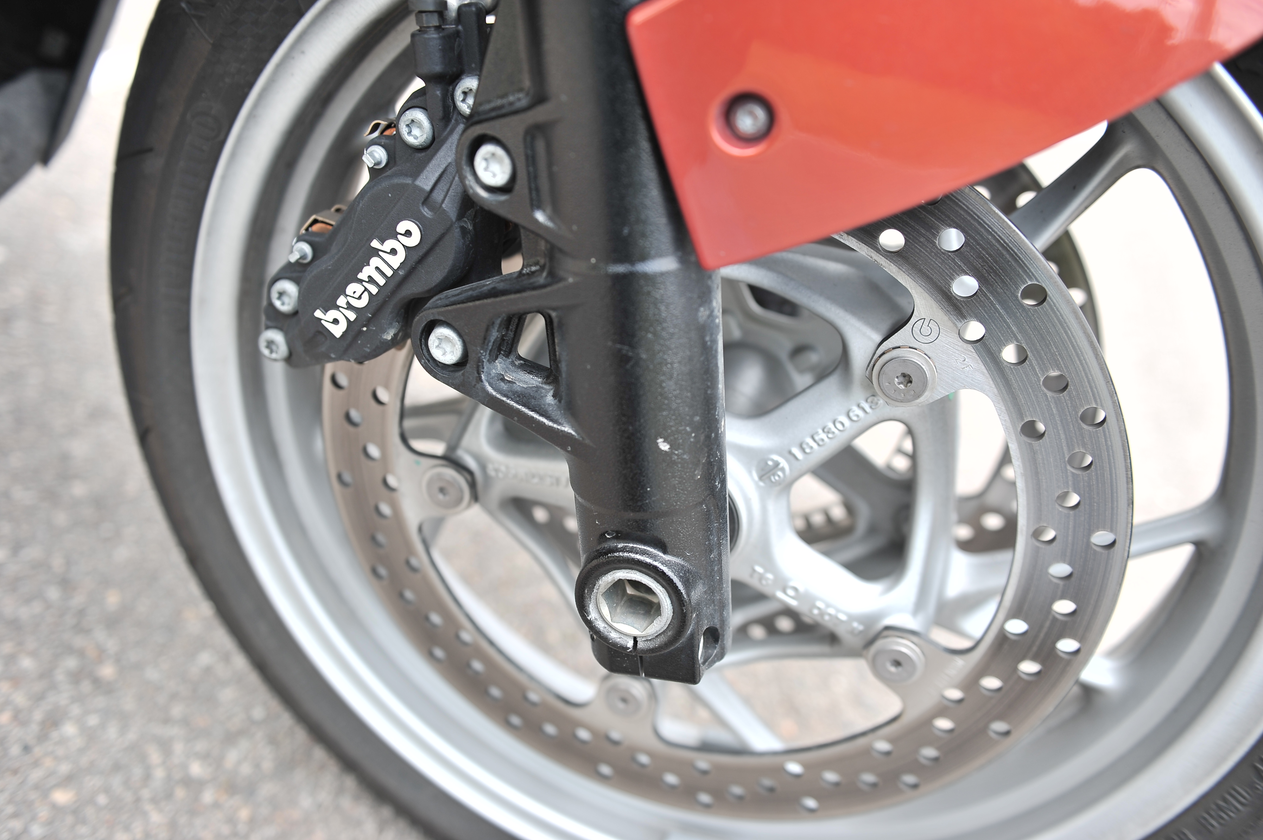 Motocicleta BMW F800 GT.