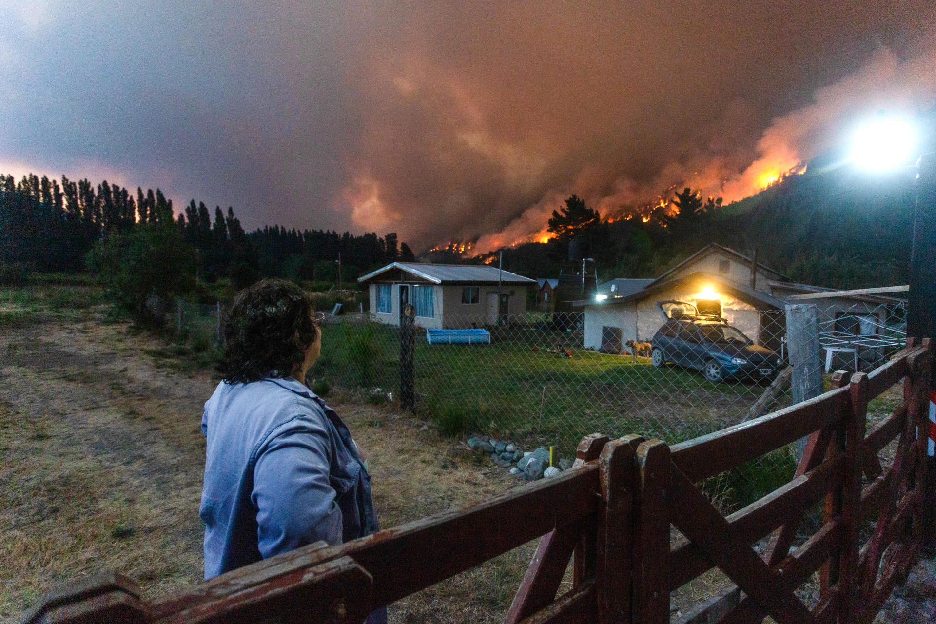 Incendios en la Patagonia han arrasado con casi 12 mil hectáreas: aún hay dos puntos activos