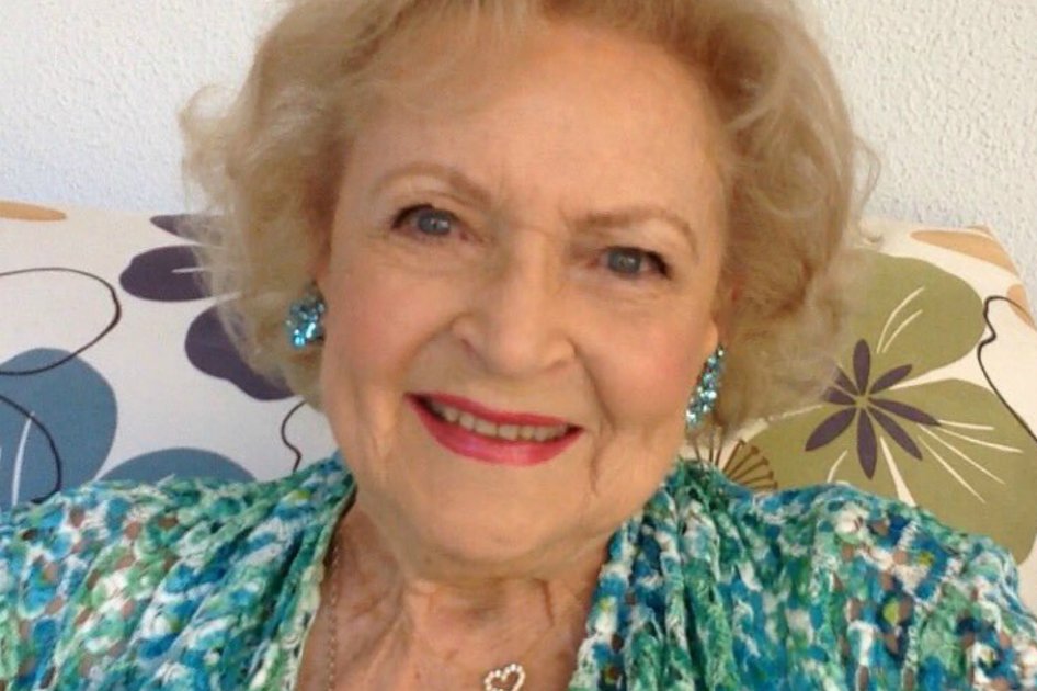 Una campaña para proteger a Betty White de morir este año recauda fondos en internet