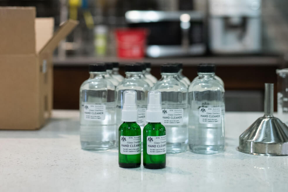 Frente común para abastecer mercado de alcohol para fabricar gel desinfectante