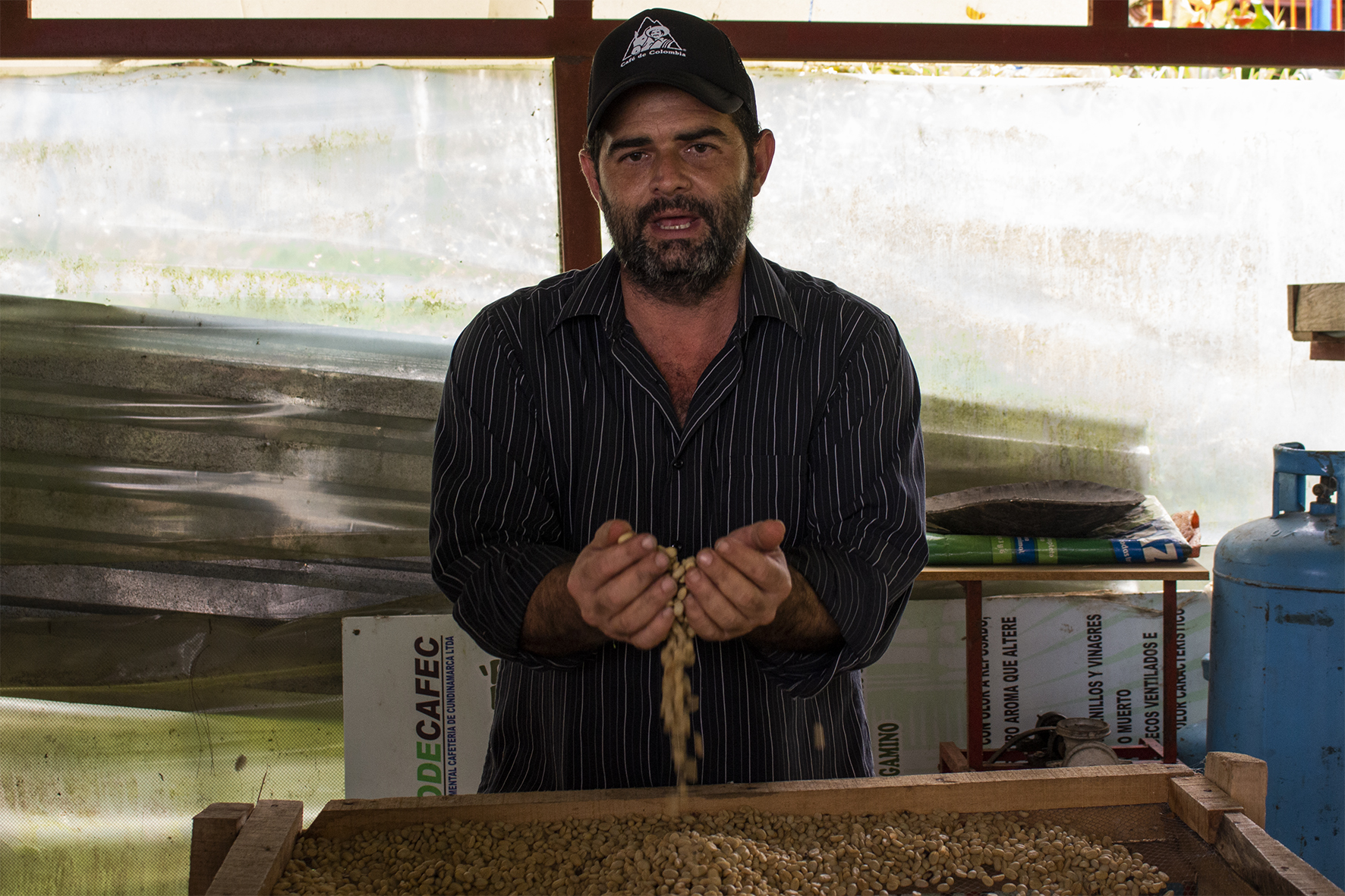Jaime Gutiérrez, creador de Exportadora del Sumapaz SAS, empresa con la que lleva el mejor café colombiano a países como Dubái, Alemania y Estados Unidos. En lo corrido de su ejercicio laboral, ha impulsado a los cultivadores de la región del Sumapaz y Cundinamarca, obtenido reconocimientos nacionales por su liderazgo y emprendimiento en el sector cafetero.