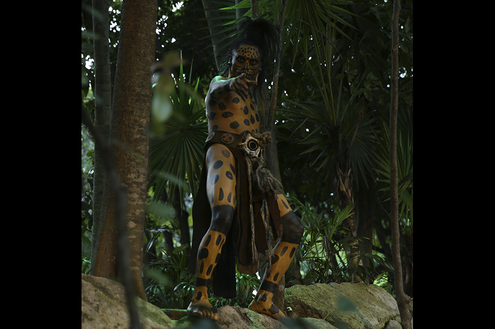 A93O3421 Actor Show Mexico espectacular Xcaret