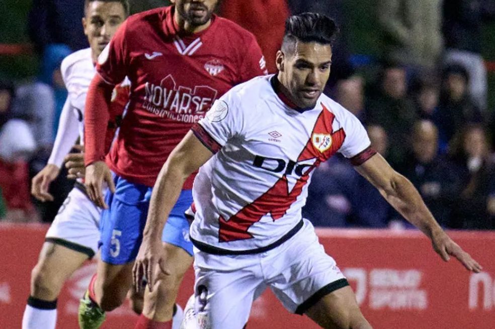 Falcao y James siguen sumando minutos tras el parón mundialista