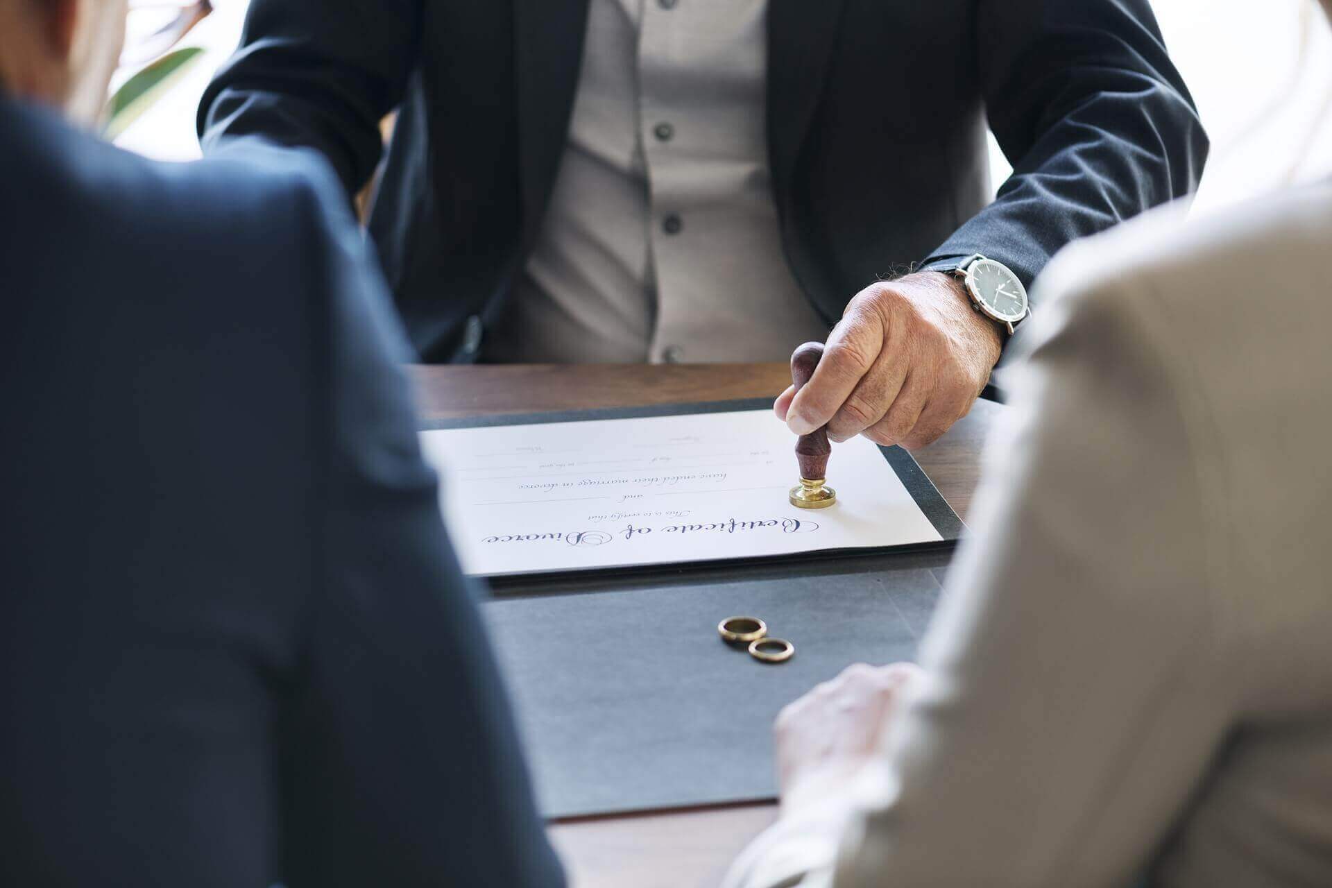 ¿Qué hacer para que divorcios de colombianos en el exterior produzcan efectos en Colombia?