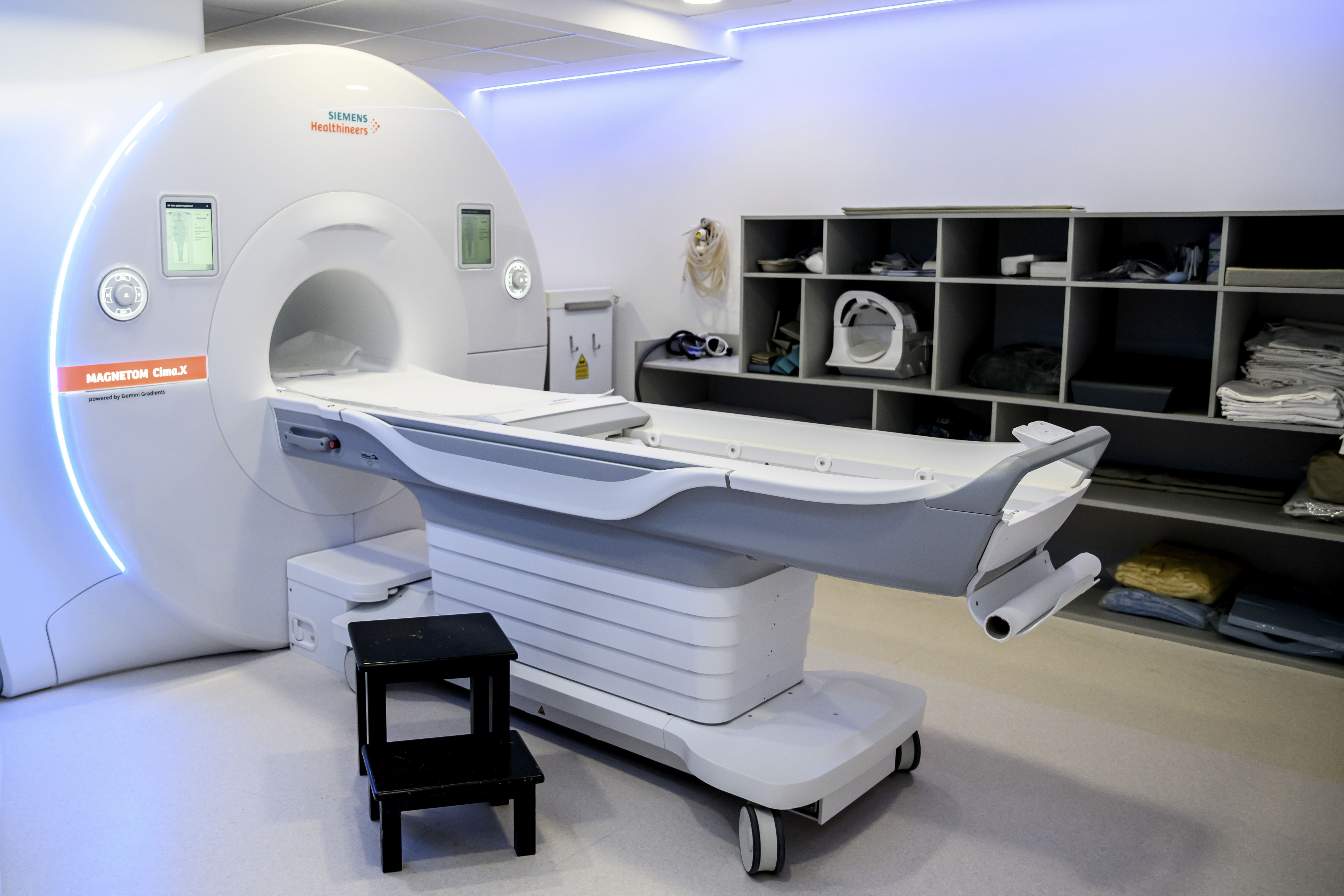 Un hombre murió succionado por una máquina de resonancia magnética en Nueva York