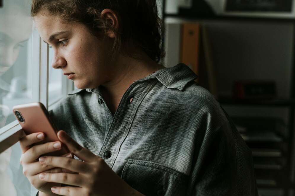 ¿Por qué organizaciones feministas piden archivar el proyecto de violencia digital?