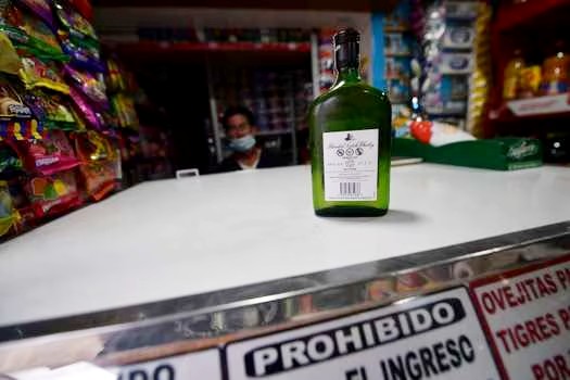 Comerciantes y trabajadores de bares rechazan el Decreto de Ley Seca en Bogotá