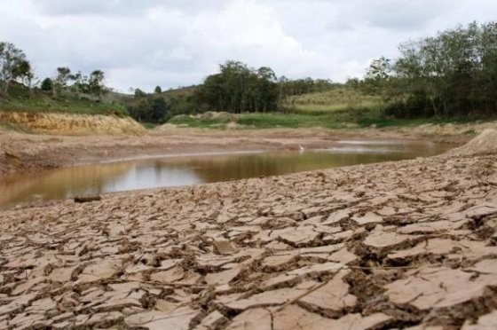 Minambiente pide aprovechar período de lluvias frente a próxima sequía