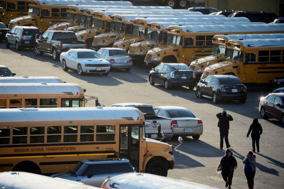 EE.UU. analiza amenaza de bomba que obligó al cierre de más de 900 escuelas en Los Ángeles