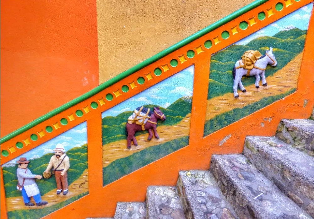 Este es el pueblo conocido por ser el más colorido de Colombia: ¿cómo llegar y qué hacer?