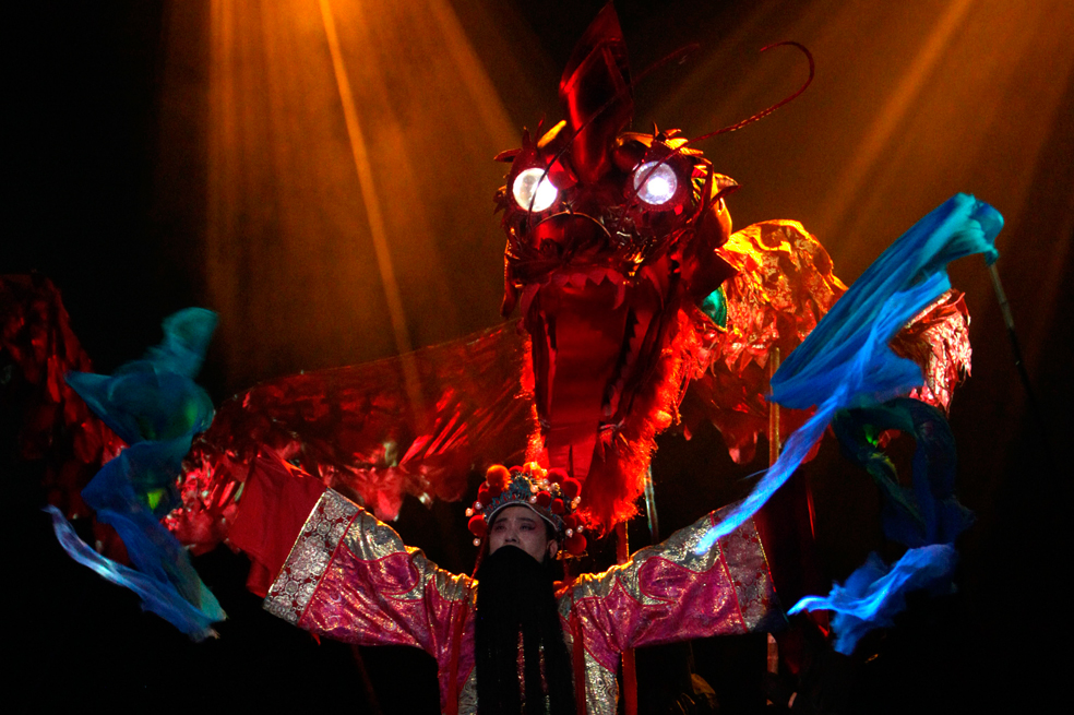 «La niña del dragón»: efectos especiales y acrobacias sin diálogos