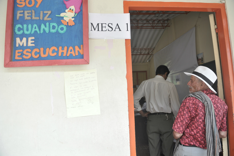 ¿Asfixiar las consultas populares?