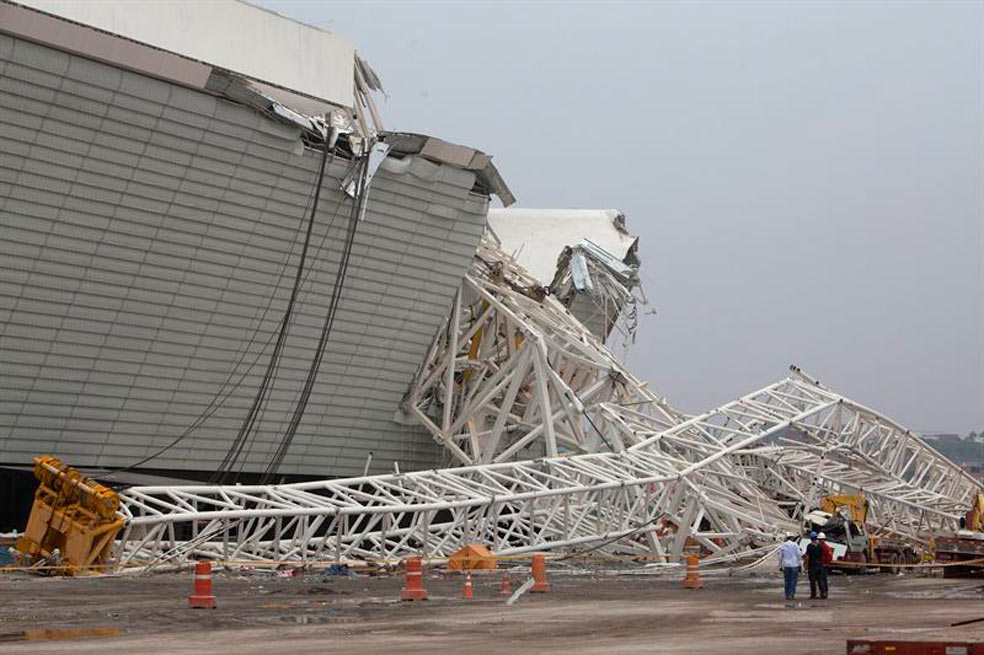 Techo del estadio del partido inaugural del Mundial se desplomó