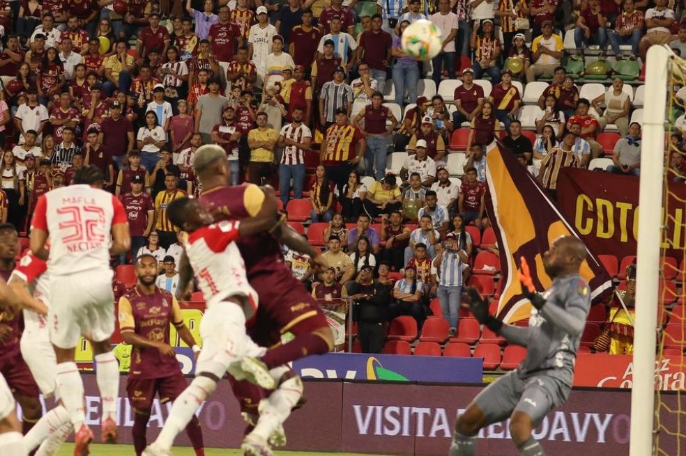 Santa Fe quedó eliminado de la Liga BetPlay tras caer ante Tolima en tiempo de descuento