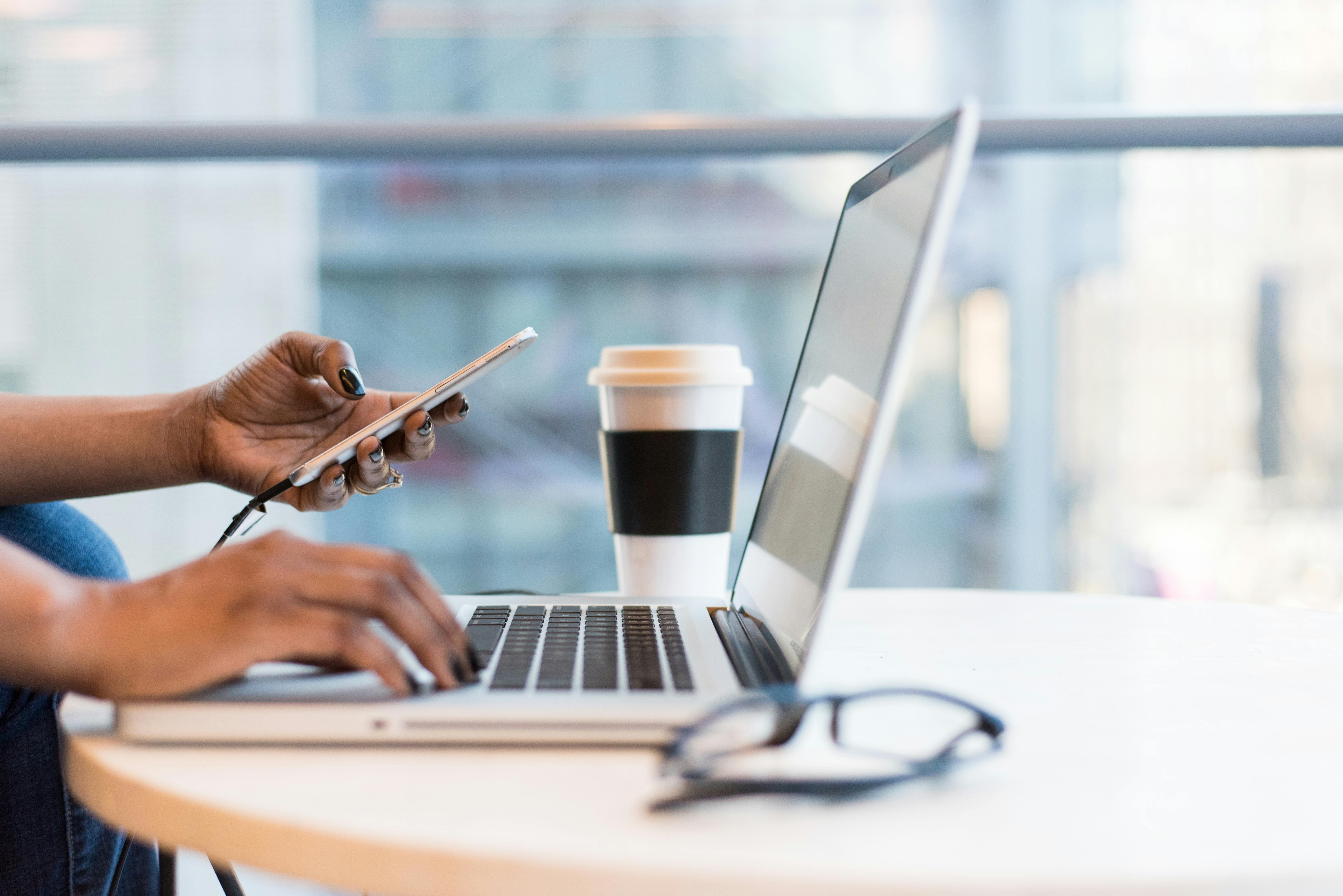 Más de 30 millones de colombianos acceden a internet, pero persisten brechas