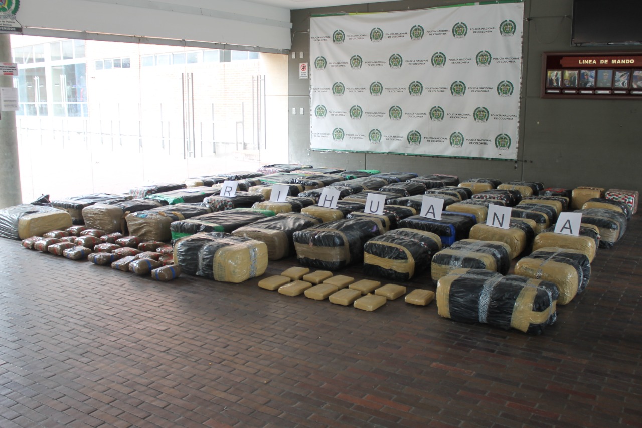 Hallan 1.600 kilos de marihuana dentro de un camión en el sur de Bogotá