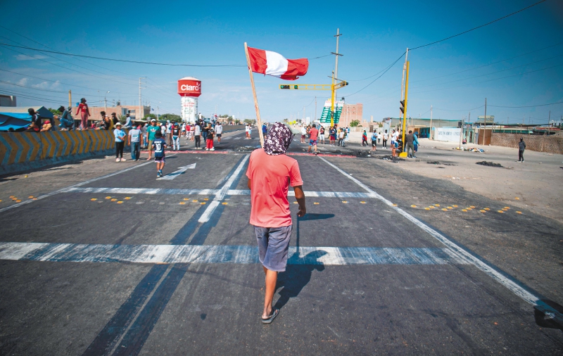 Ninguna medida ha evitado que camioneros y transportistas salgan a las calles de Lima y las provincias aledañas a protestar de nuevo.