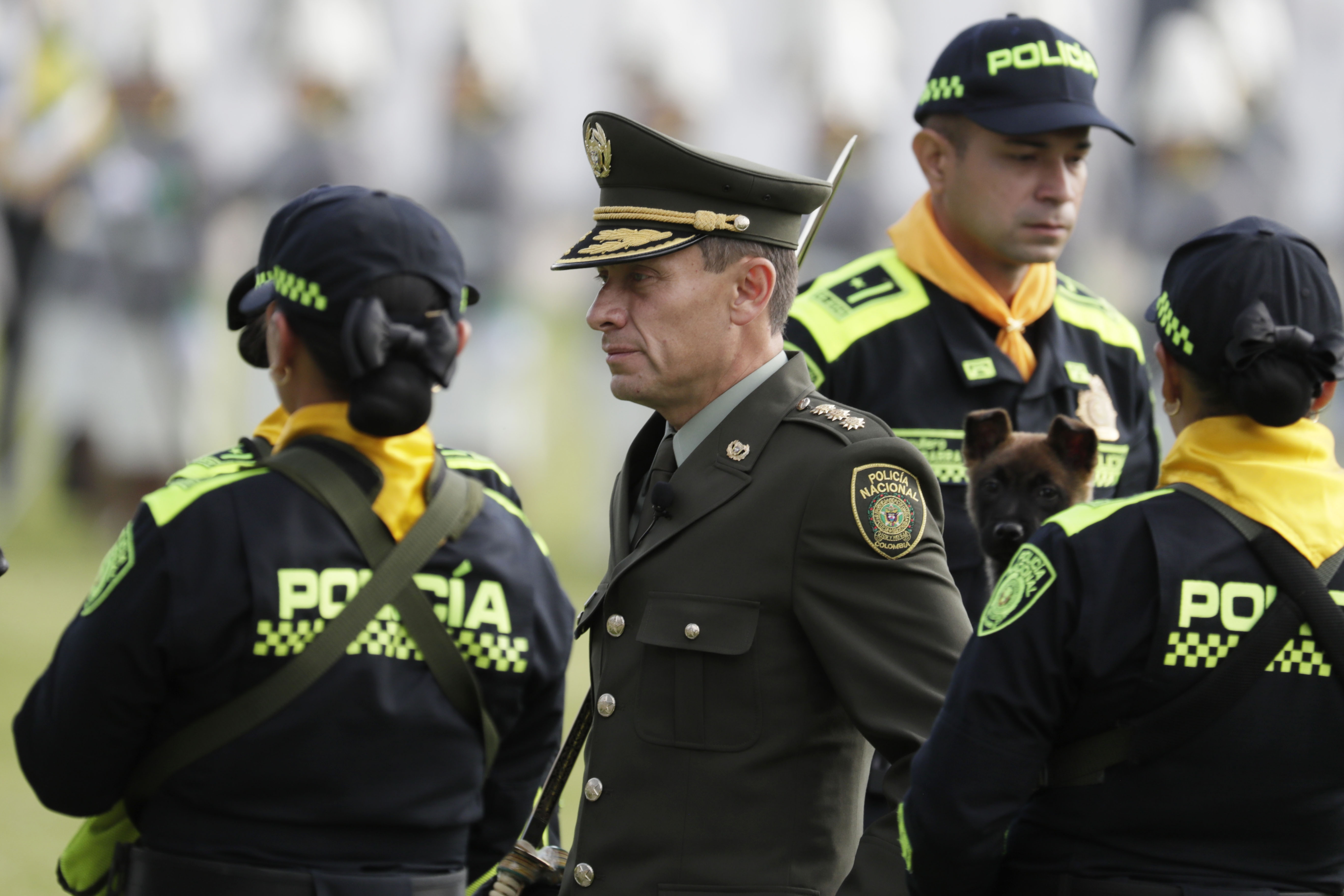 Mindefensa revisará incidencia de la religión en labor del director de la Policía
