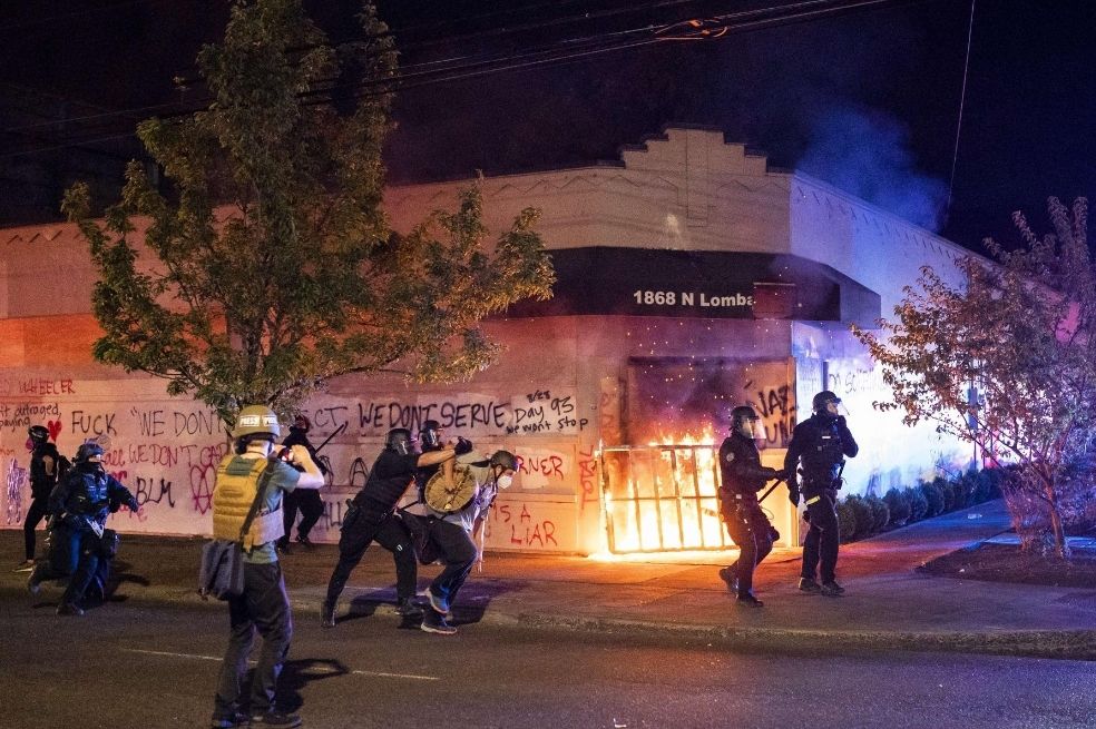 Un muerto en Portland tras choque entre antirracistas y seguidores de Trump
