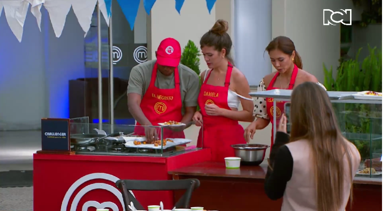 ‘MasterChef Celebrity’: jurados y participantes se enfrentaron en la calle