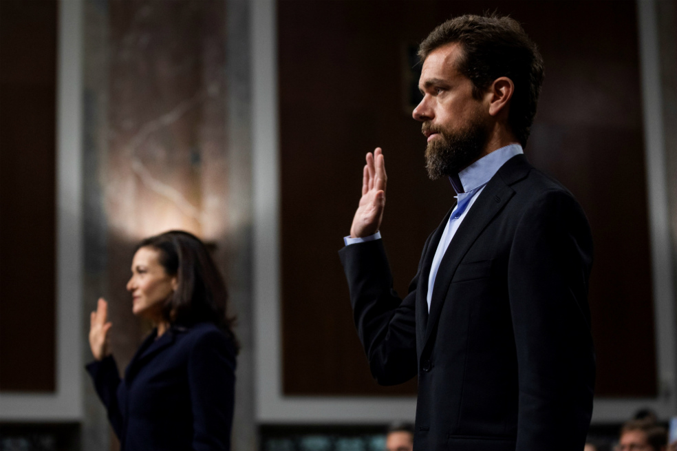 Facebook asegura al Senado de EEUU que está «en guerra» contra cuentas falsas