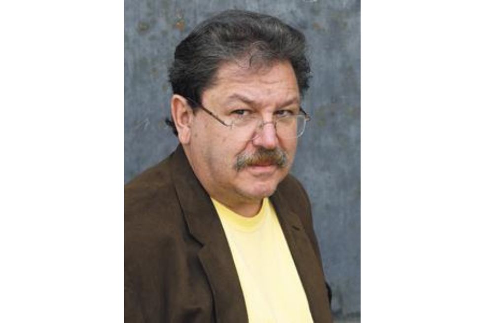 Del pensamiento crítico y los puentes culturales