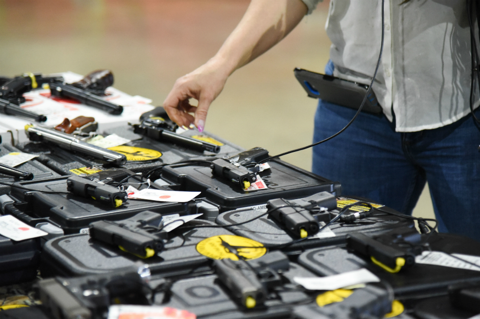Un gran distribuidor de armas en EE.UU. dejará de vender rifles de asalto