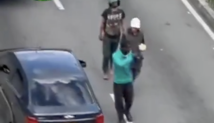 Habitante de calle fue golpeado por un menor de edad con arma falsa en Medellín