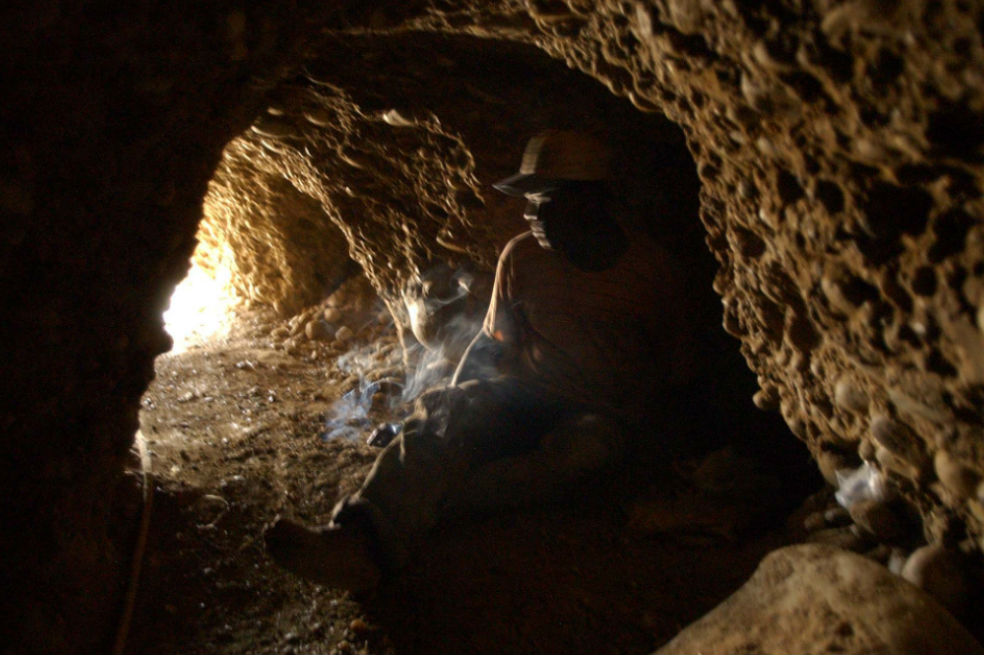“Freno de mano” a la minería