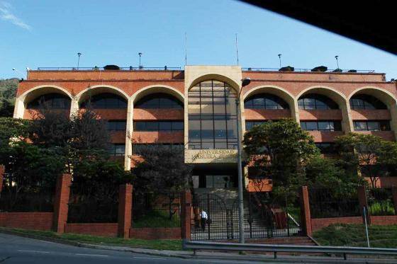 Archivan procesos a directivos de la Universidad Manuela Beltrán