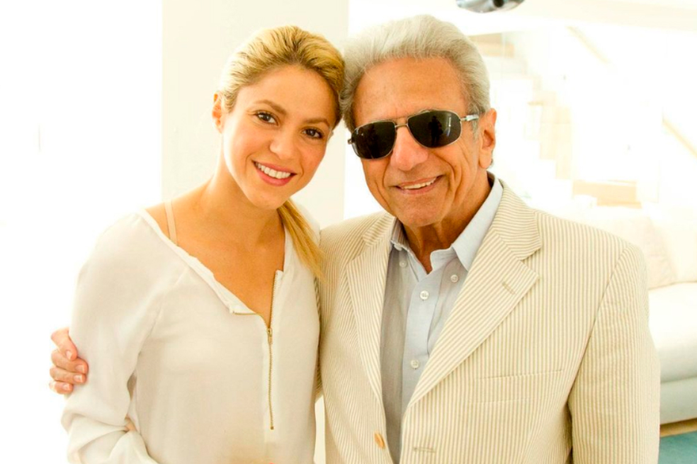 Padre de Shakira habría sido hospitalizado por un derrame cerebral, dice Paparazzo