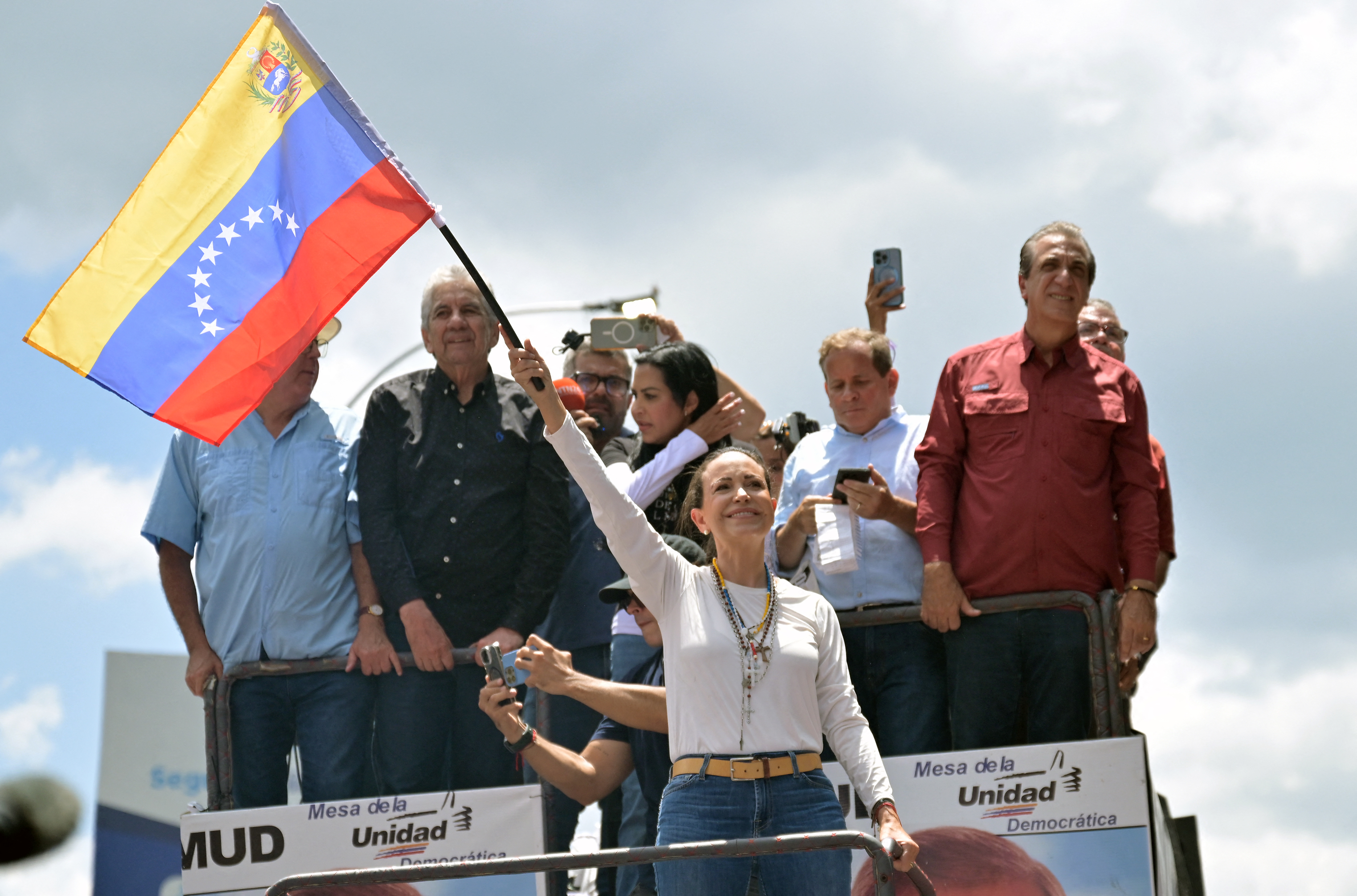 “¿Por qué tenemos que estar huyendo?”, opositor Guanipa tras protesta en Venezuela
