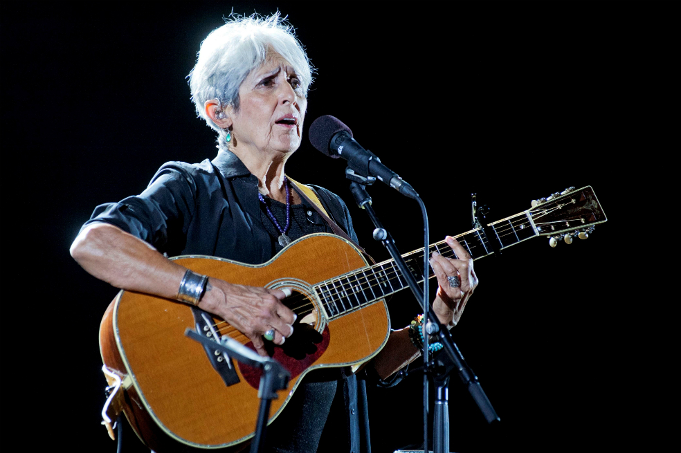 Joan Báez se presentó en el Festival de Cap Roig, en España