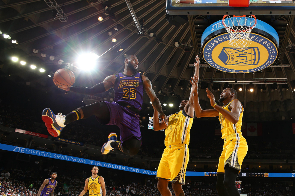 Le Bron James, fundamental en los Lakers para frenar a Golden State