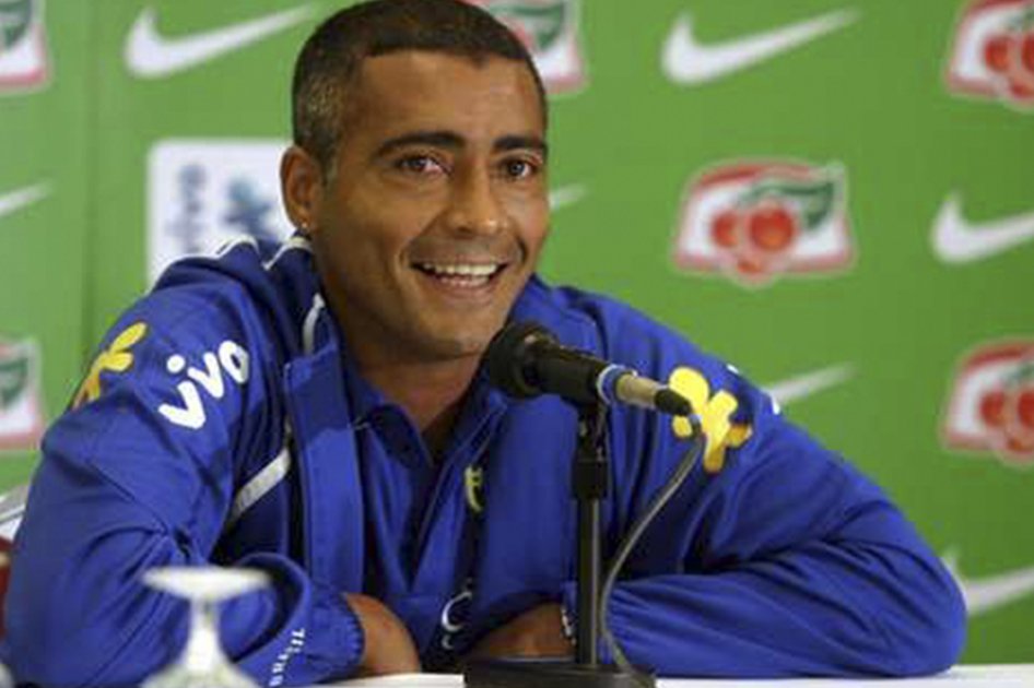 Romario definió como "chantajista" al secretario general de la Fifa